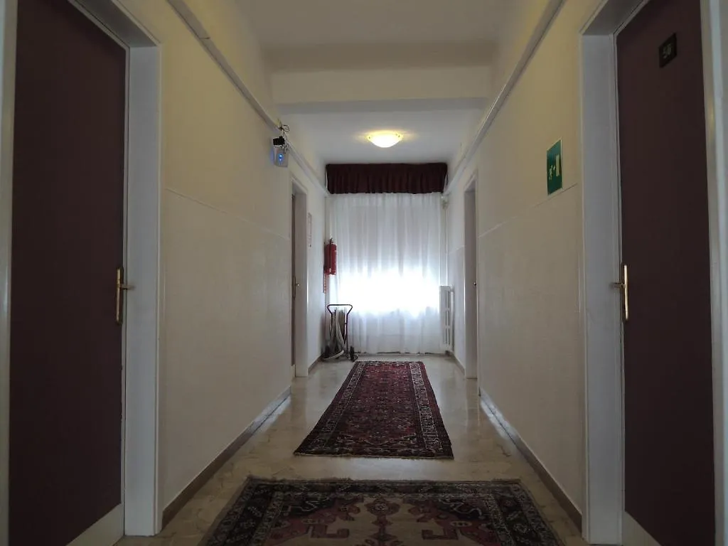ויצ'נצה Domus Hotel Adele
