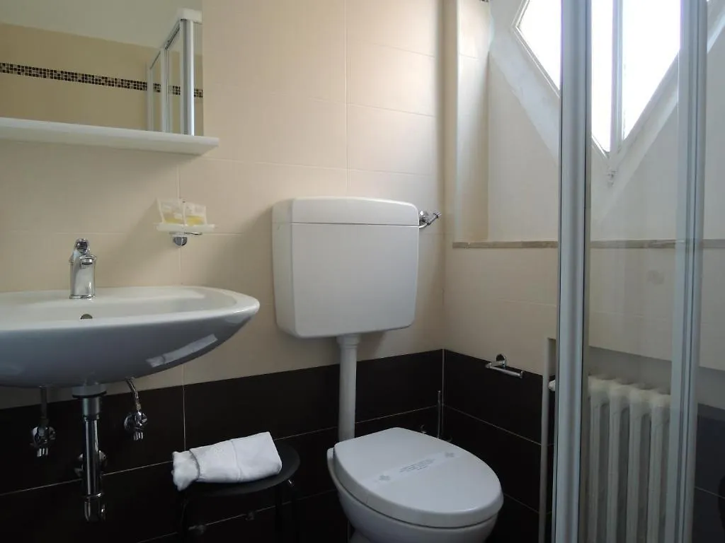 Domus Hotel Adele Vicenza 2*,  Italy
